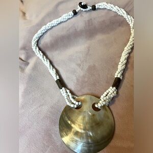 Vintage Shell Necklace‎